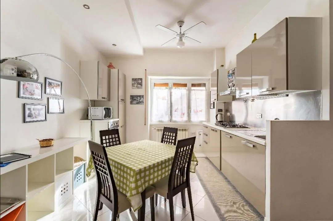 Comfortable Apartment In A Strategic Position Rzym Włochy